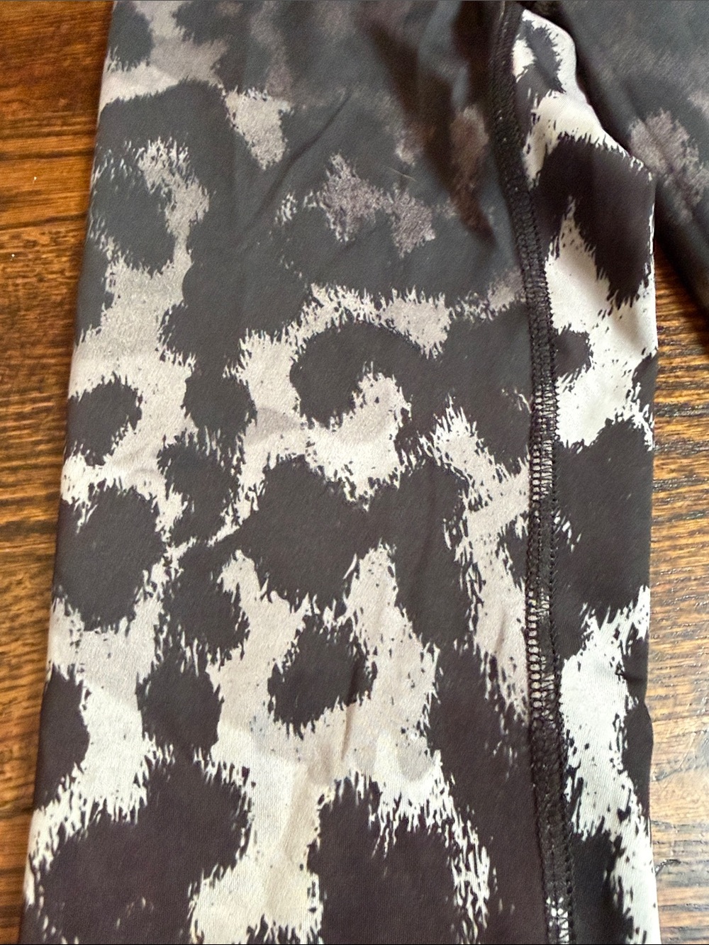High-Waist Leopard Print Leggings - Black and Cream - Picture 4 of 8